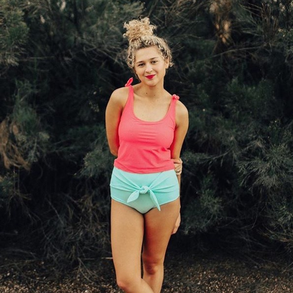 Kortni Jeane tank tie top